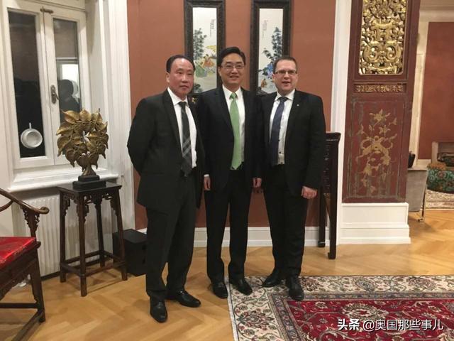 奥地利新政府组阁成功 与华人亲密接触